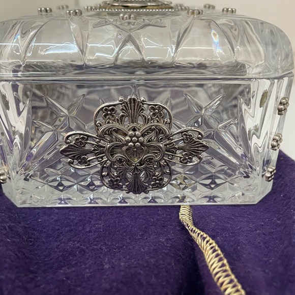 Glass and silver decorative box with lid - Picture 10 of 11